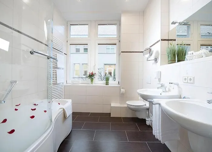 Schweizer Hof Hotel 3*