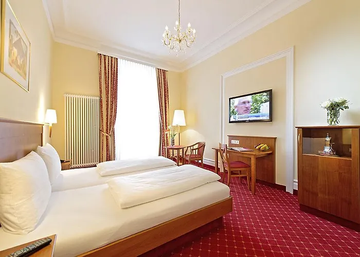 Schweizer Hof Hotel 3*